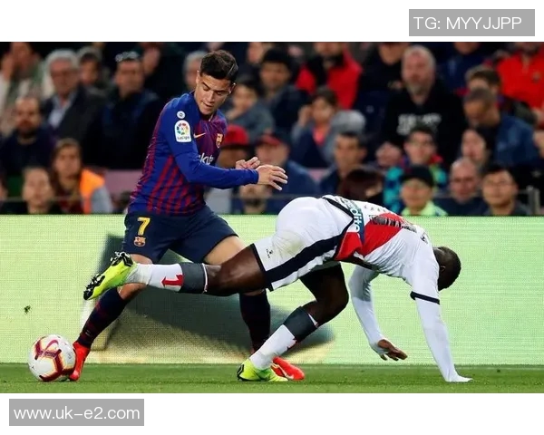 梦中与足球明星同场竞技意外遭遇撞击的奇妙体验