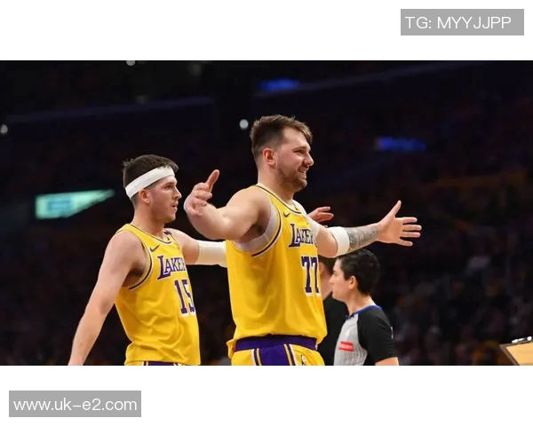 湖人对决掘金精彩纷呈NBA季后赛激战正酣球迷热情高涨